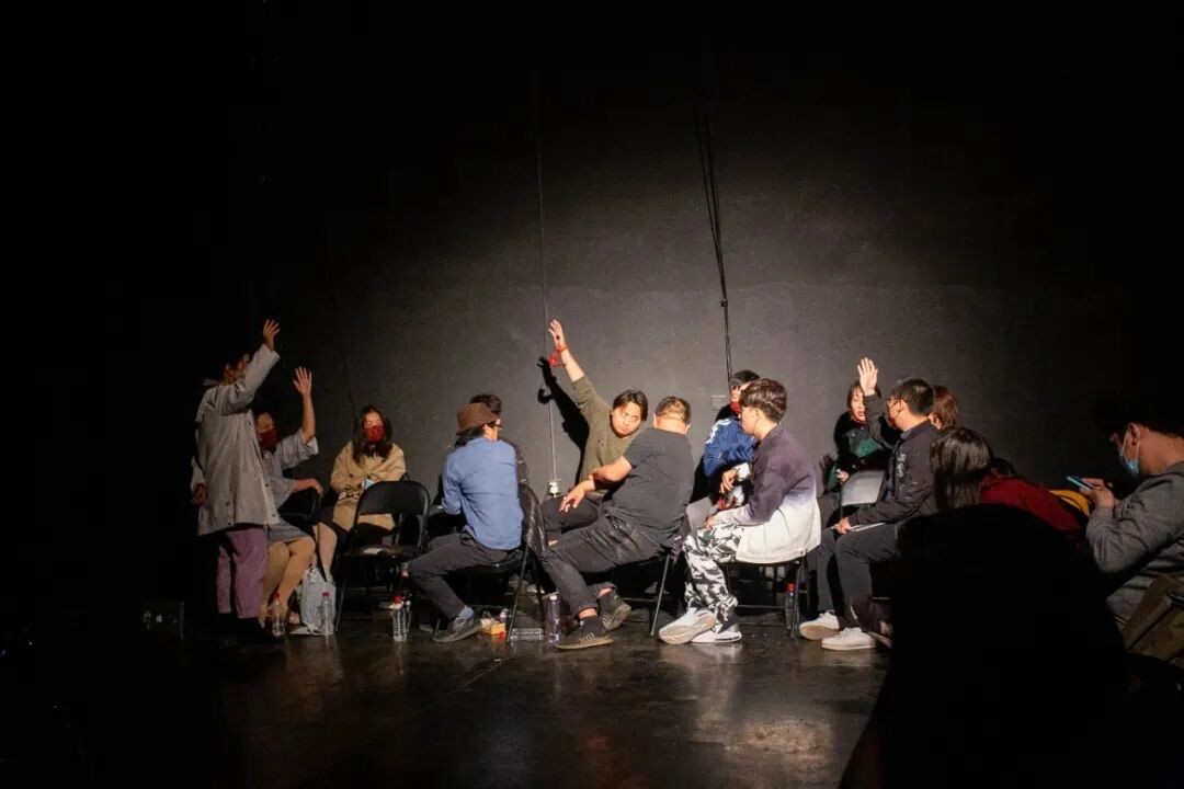 决斗俱乐部 来看 来投票 让你最爱的 活 下去 3